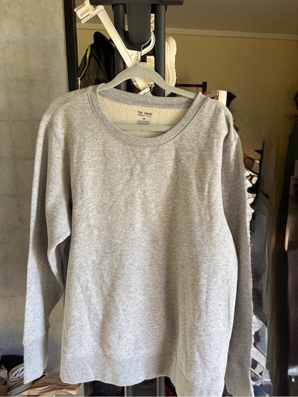 tek gear Light Gray Women’s Crewneck Sweatshirt